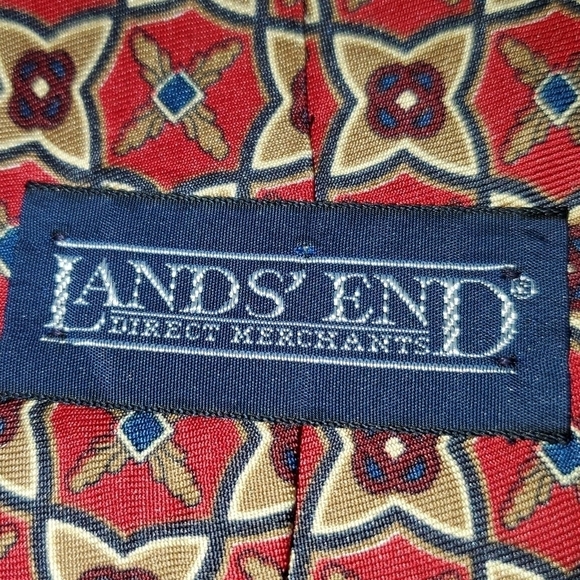 Red, tan, blue patterned tie NEW - Picture 5 of 7